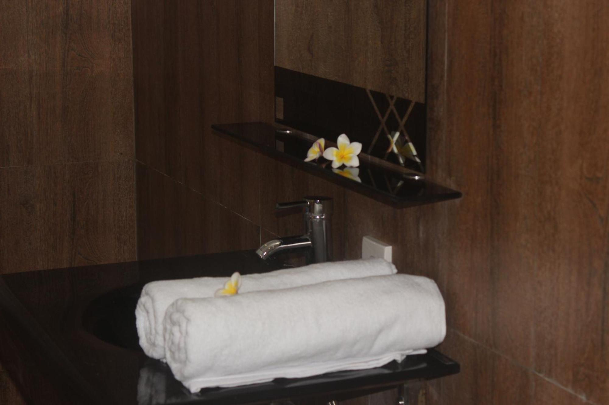 Silvy Guesthouse Canggu Exterior foto